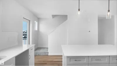 Interior photo 4 of 936 19 AV NW