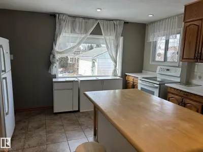 Interior photo 2 of 9128 83 ST NW