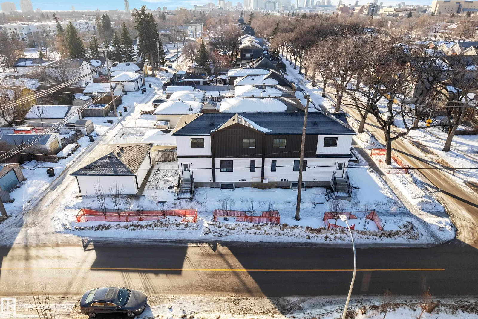 9531/ 9533 115 ave NW, Edmonton - 10 bedroom Duplex for sale