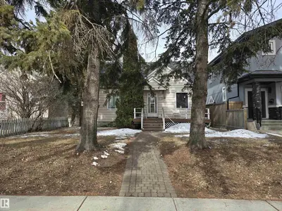 Interior photo 2 of 8146 78 AV NW NW