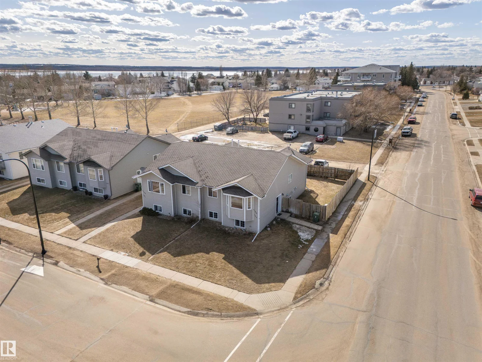 #102 4120 40 ST, Bonnyville Town - 5 bedroom Duplex for sale