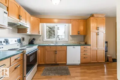 Interior photo 2 of 125 HERITAGE