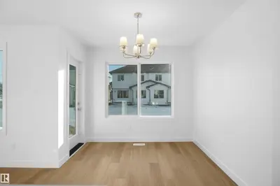 Interior photo 4 of 907 19 AV NW