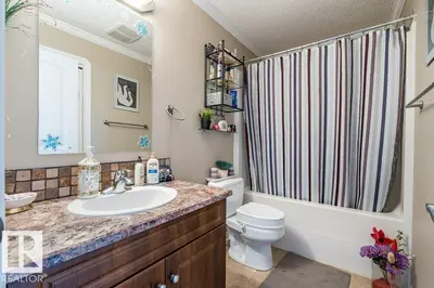 Interior photo 3 of 15 4 th AV S