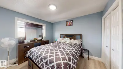 Interior photo 4 of 3613 11 ST NW