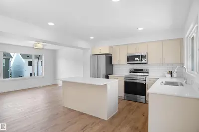 Interior photo 2 of #53 525 SECORD BV NW