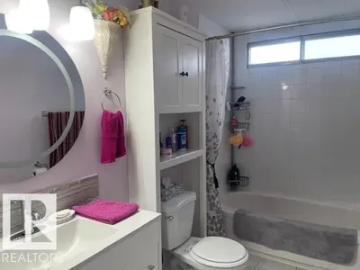 Interior photo 4 of 46 Round Road NW