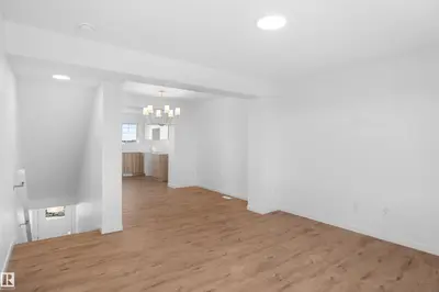 Interior photo 3 of 533 ASTER DR NW