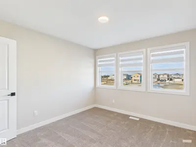 Interior photo 4 of 194 CALEDON CR