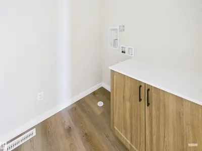 Interior photo 3 of 194 CALEDON CR