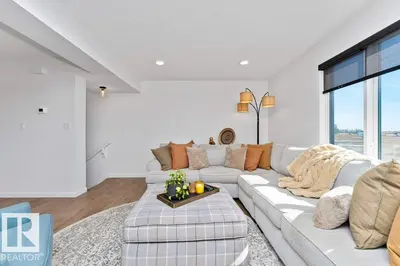 Interior photo 2 of 1269 MCLEOD AV