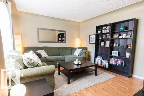 10806 64 AV NW, Edmonton - $489,000