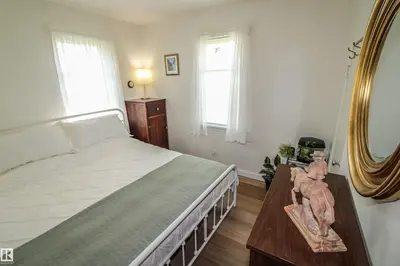 Interior photo 2 of 5005 47 Ave