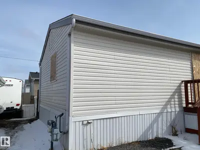Photo 3 of 4816 48 AV