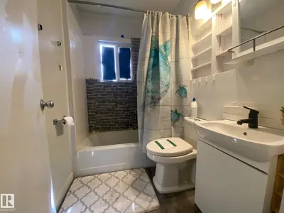 Interior photo 1 of 4505 53 AV