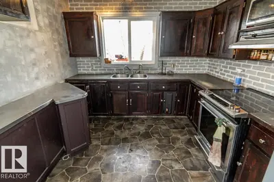 Interior photo 1 of 105, 59526 HWY 657