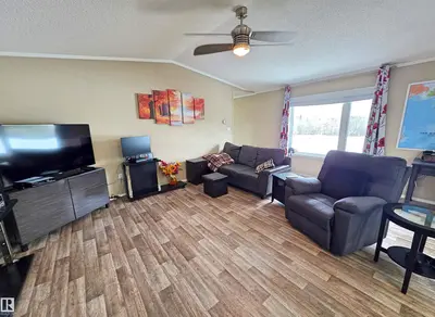 Interior photo 4 of 466, 57201 Range Road 102