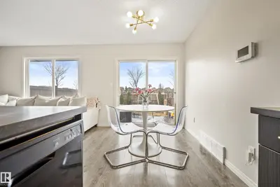 Interior photo 2 of 3852 POWELL WD SW