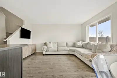 Interior photo 3 of 3852 POWELL WD SW