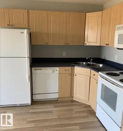 Interior photo 2 of #207 70 WOODSMERE