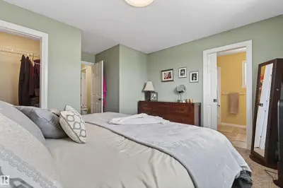 Interior photo 4 of 2604 Lake AV