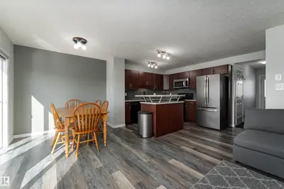 Interior photo 3 of 5911 8 AV SW