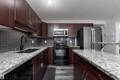 Interior photo 4 of 5911 8 AV SW