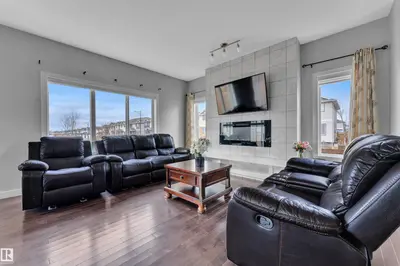 Interior photo 3 of 1452 30 ST NW