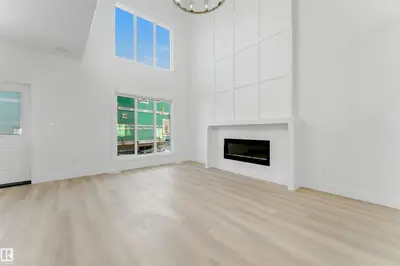 Interior photo 2 of 5914 17 ST NE