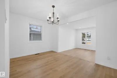 Interior photo 2 of 712 KNOTTWOOD RD NW