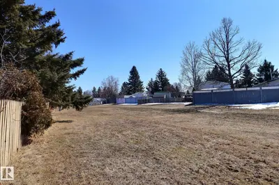 Interior photo 3 of 460 Evergreen PA NW