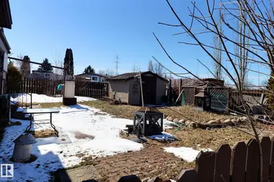 Interior photo 4 of 460 Evergreen PA NW