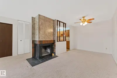 Interior photo 4 of 164 SURREY GARDENS GD NW