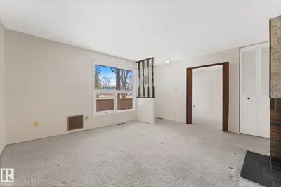 Interior photo 2 of 164 SURREY GARDENS GD NW