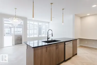 Interior photo 2 of 25 Cessy ST