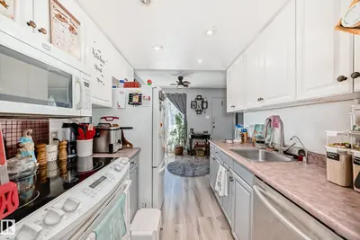 Interior photo 2 of 582 ABBOTTSFIELD RD NW