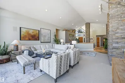 Interior photo 3 of 15625 WHITEMUD RD NW