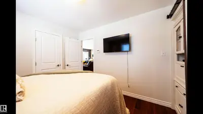 Interior photo 4 of 2 Irene Avenue