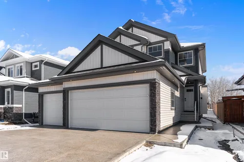 36 MAPLE CR, Gibbons - $569,900