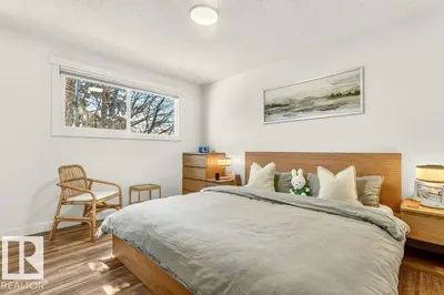 Interior photo 3 of 11435 46 AV NW