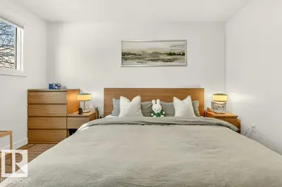 Interior photo 4 of 11435 46 AV NW