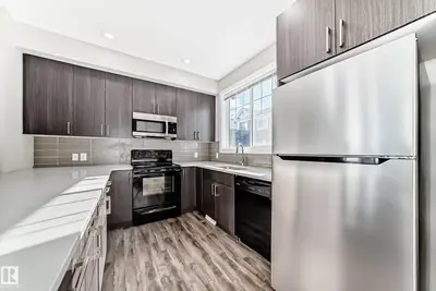 Interior photo 2 of #75 2803 James Mowatt TR SW