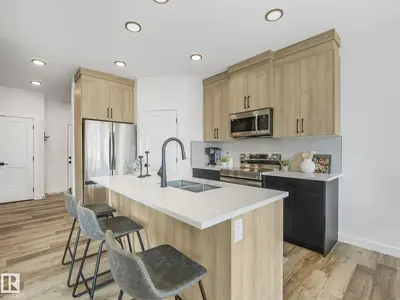 Interior photo 2 of 201 STARLING