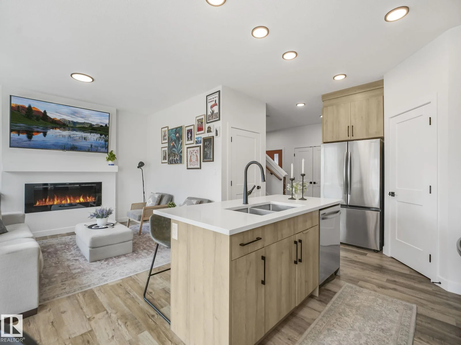 201 STARLING, Fort Saskatchewan - 3 bedroom Duplex for sale