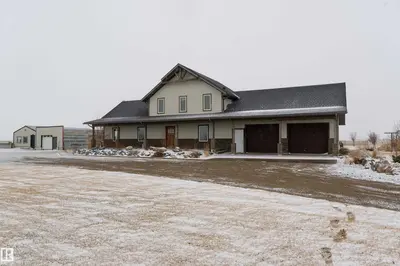 Interior photo 1 of 114039 range road 221