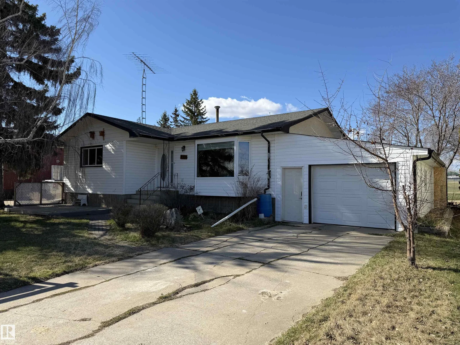 4706 54 AV, Barrhead - 4 bedroom Detached Single Family for sale