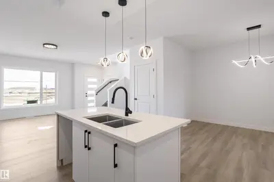 Interior photo 3 of 463 Bank WD