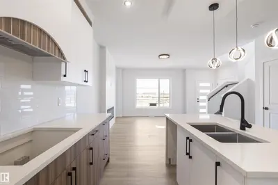 Interior photo 4 of 463 Bank WD