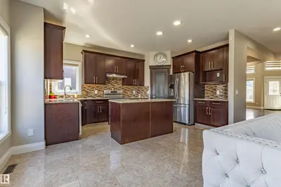 Interior photo 4 of 3611 14 ST NW