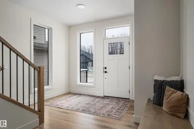 Interior photo 1 of 24 SYDWYCK CI